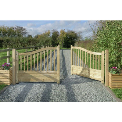 Grange Fencing Omega Infill Driveway Gate